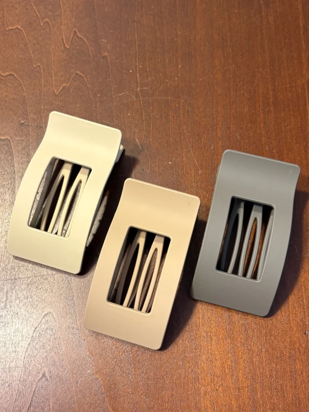 3 Neutral Color Flat Claw Hair Clips – NWOT